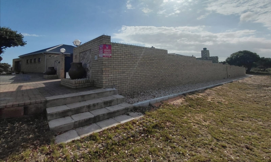 3 Bedroom Property for Sale in Stilbaai Wes Western Cape